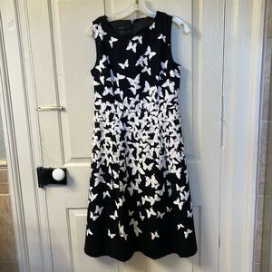 Talbots gorgeous summer cotton dress. Fully lined. Set in waist. Size 4